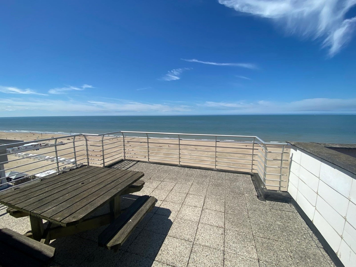 PENTHOUSE MET 1 SLAAPKAMER TE KOOP OP DE ZEEDIJK IN KOKSIJDE - foto 3