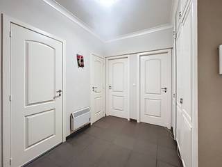 RUIM APPARTEMENT MET EXTRA GROTE GARAGE IN HET CENTRUM VAN ROESELARE DIT RUIME APPARTEMENT IN HET CENTRUM VAN ROESELARE, GELEGEN AAN DE NOORDSTRAAT...