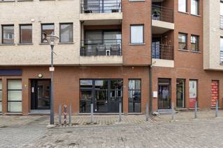 Goed gelegen handelspand van 158m², voorzien van sanitair en kitchenette, bouwjaar 2009, in het centrum van Herentals, nabij de Zandpoort...