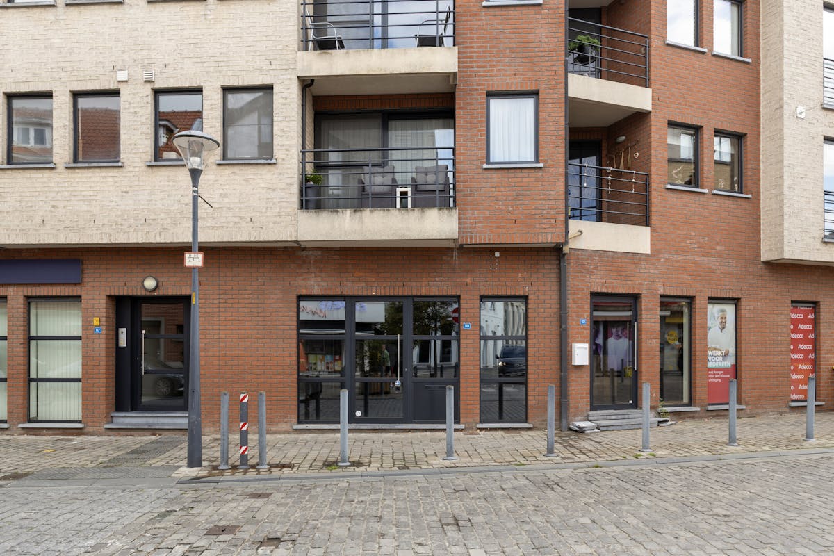 goed gelegen handelspand van 158m² te koop in Herentals - foto 2
