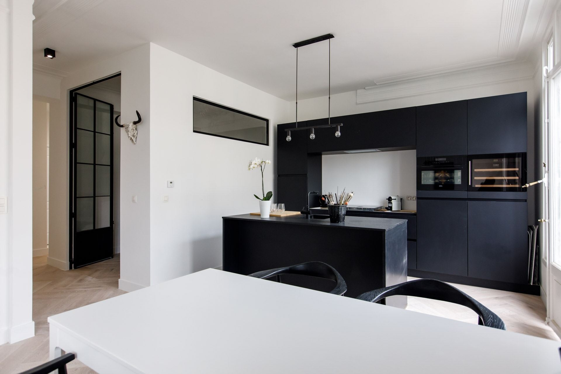 Stijlvol gerenoveerd appartement met authentieke elementen en balkons in de buurt Sint-Katelijne - foto 3