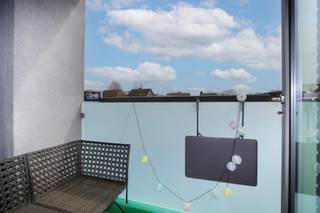 Dit appartement bevindt zich op de 2de verdieping (met lift) en ligt op wandelafstand van winkels, scholen en openbaar vervoer.De indeling omvat een...