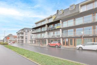 BEZOEKMOMENT ZATERDAG 16 MEI VAN 10U TOT 12U (Vooraf inschrijven via residentievastgoed.be of 059 250 590)Luxueus praktisch appartement (122m² + 30...