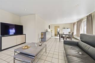 TE KOOP: Vrijstaande woning met 3 slaapkamers te Zonhoven! Ontdek deze charmante vrijstaande woning, ideaal gelegen in een rustige omgeving. De...