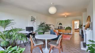 Welkom in dit lichtovergoten, karaktervolle appartement aan de rand van de geliefde Dieseghemwijk in Mortsel.Een instapklaar appartement omringd door...