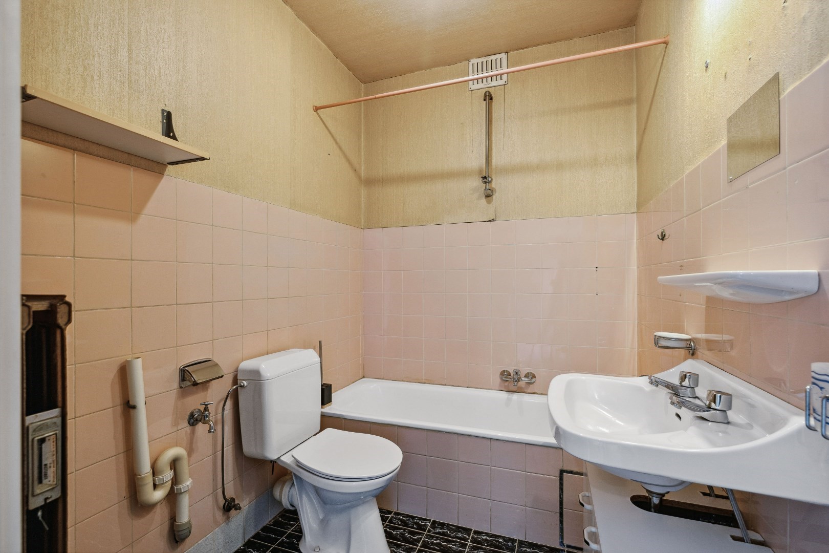 Ruim appartement met 2 slaapkamers, terras én garagebox in het centrum van Stekene - foto 5