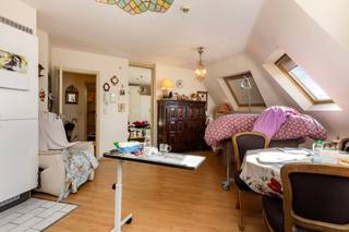 IN DE RESIDENTIE "JOSEPHINE" :Prachtige standingvolle serviceflat van 65m² op de 4de verdieping met mooi verzicht en voorzien van optimaal comfort en...