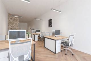 Welkom in deze unieke eigendom gelegen in het hart van Eeklo. Met een totale bruikbare oppervlakte van 134m² op een perceel van 66m², biedt dit...