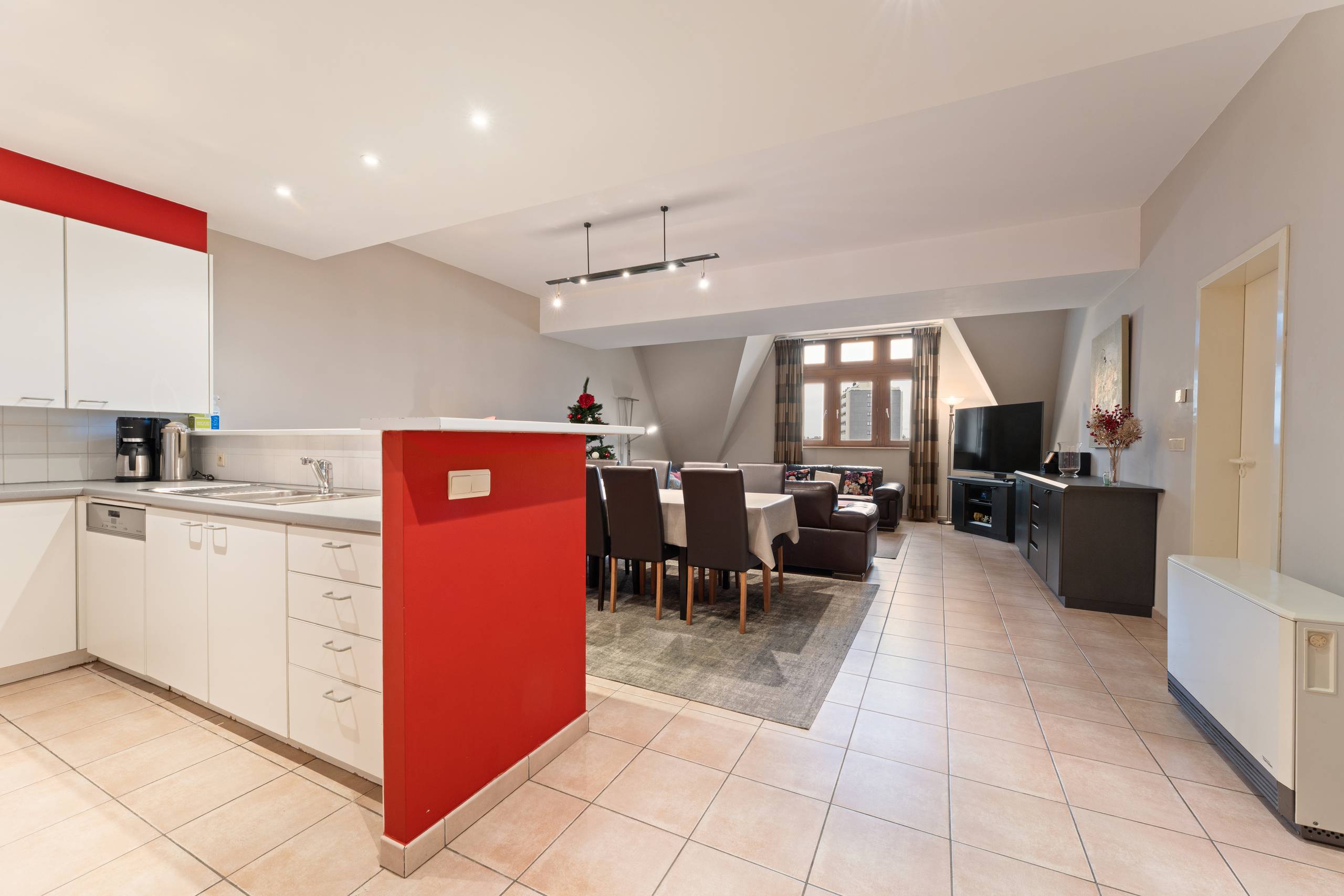 Ruim appartement nabij jachthaven te koop in Oostende! - foto 2