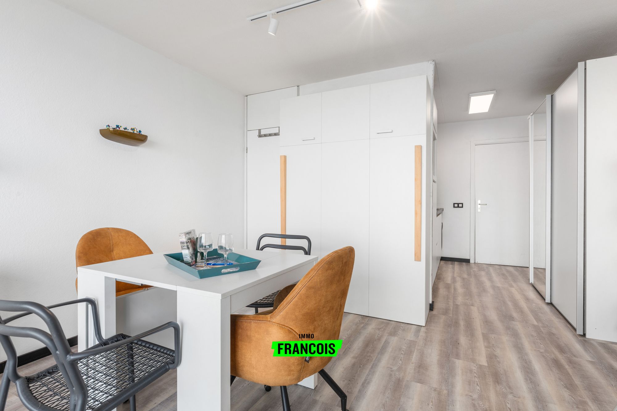 Gerenoveerde (2020) studio met zeezicht en zwembad in residentie Helix – Middelkerke - foto 4