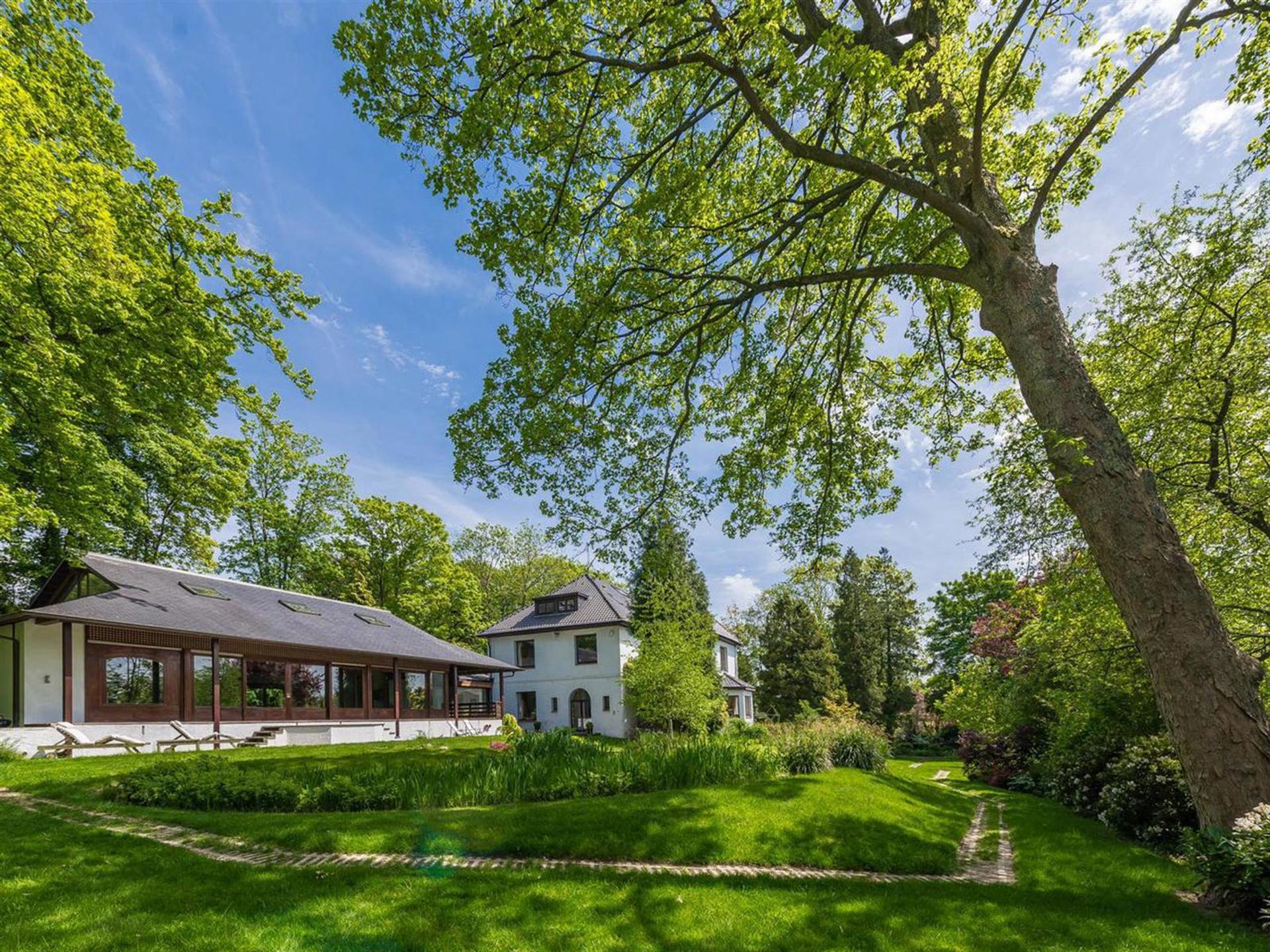 Maison à vendre à Uccle avec 7 chambres - photo 1
