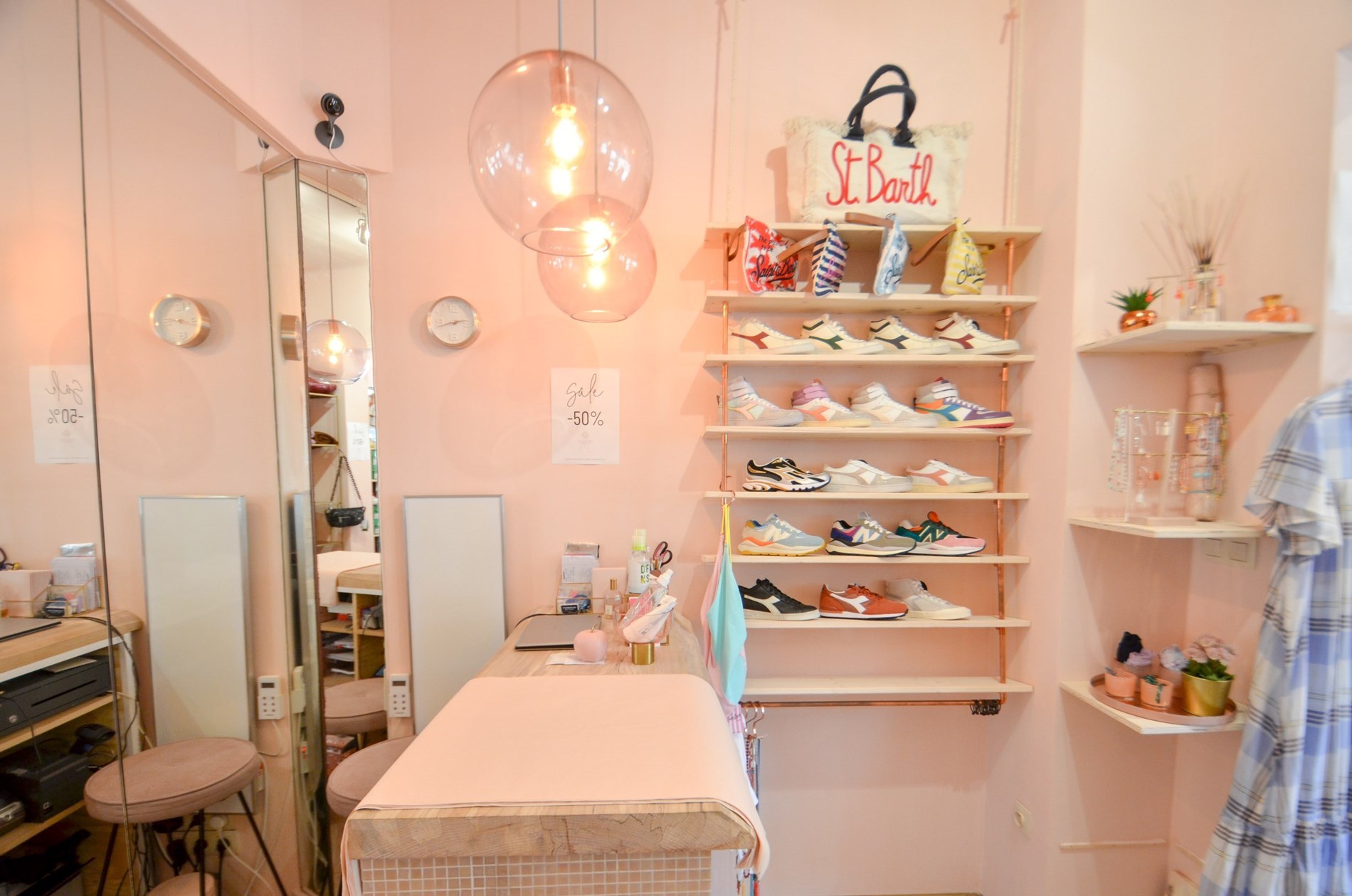 Centraal gelegen winkelruimte met uitstekende visibiliteit gelegen nabij het Driehoeksplein. - foto 5