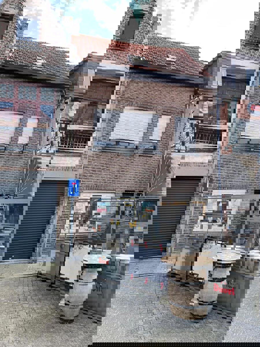 TE RENOVEREN HUIS VOOR POLYVALENT GEBRUIK (HANDEL OF WOONST) - foto 2