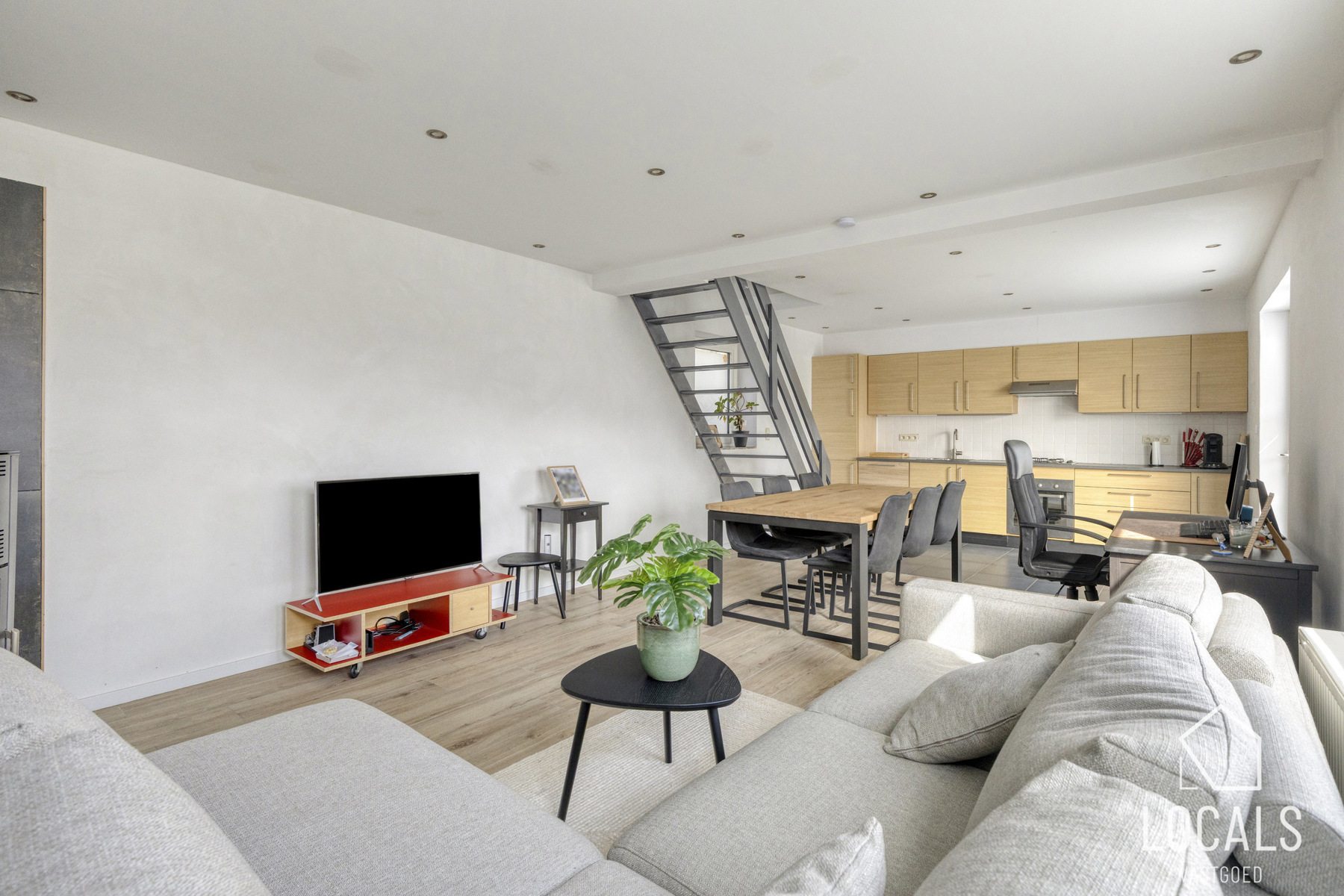 Instapklare woning met garage en tuin in hartje Liedekerke - foto 3