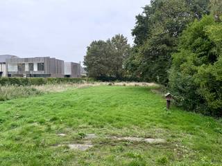 🌳 Ruim perceel bouwgrond te koop in groene omgeving te Zoersel (1827 m²)Bent u op zoek naar een prachtige plek om uw droomwoning te realiseren? Dan...
