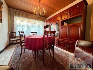 Welkom in de Jan Breydelstraat 103. Zoekt u een warme thuis waar u de drukte van de dag zo van u af laat glijden? Deze woning combineert het beste...