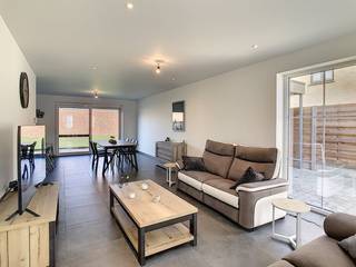 Ruime, recente en energiezuinige halfopen woning aan de kerk in Woesten. Nabij de N8, wat zorgt voor een vlotte bereikbaarheid richting...