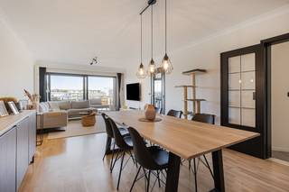 Dit verzorgd en instapklaar appartement van 110 m² met veel ruimte, licht en comfort is gelegen op de vierde verdieping. Het appartement is...