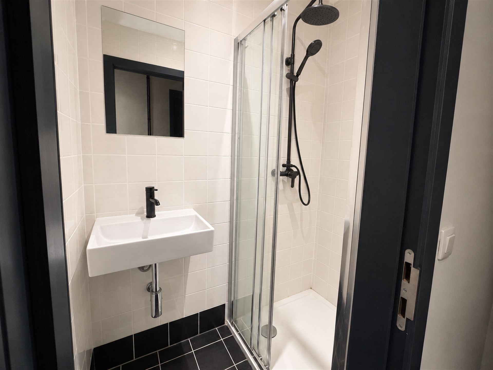 Nog 2 studentenkamers te huur in Antwerpen - foto 4