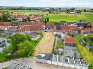 Ontdek deze gunstig gelegen bouwgrond van 281m² in het centrum van Sint-Lodewijk.Dankzij de centrale ligging geniet u van een vlotte bereikbaarheid...