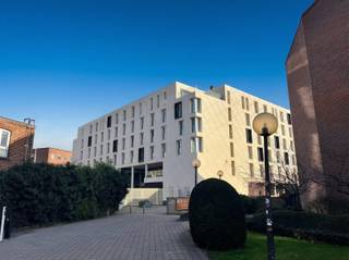 Bent u ook op zoek naar een veilige en rendabele belegging met zicht op meerwaarde, of wenst u een eigen stek aan te kopen voor uw studerende...