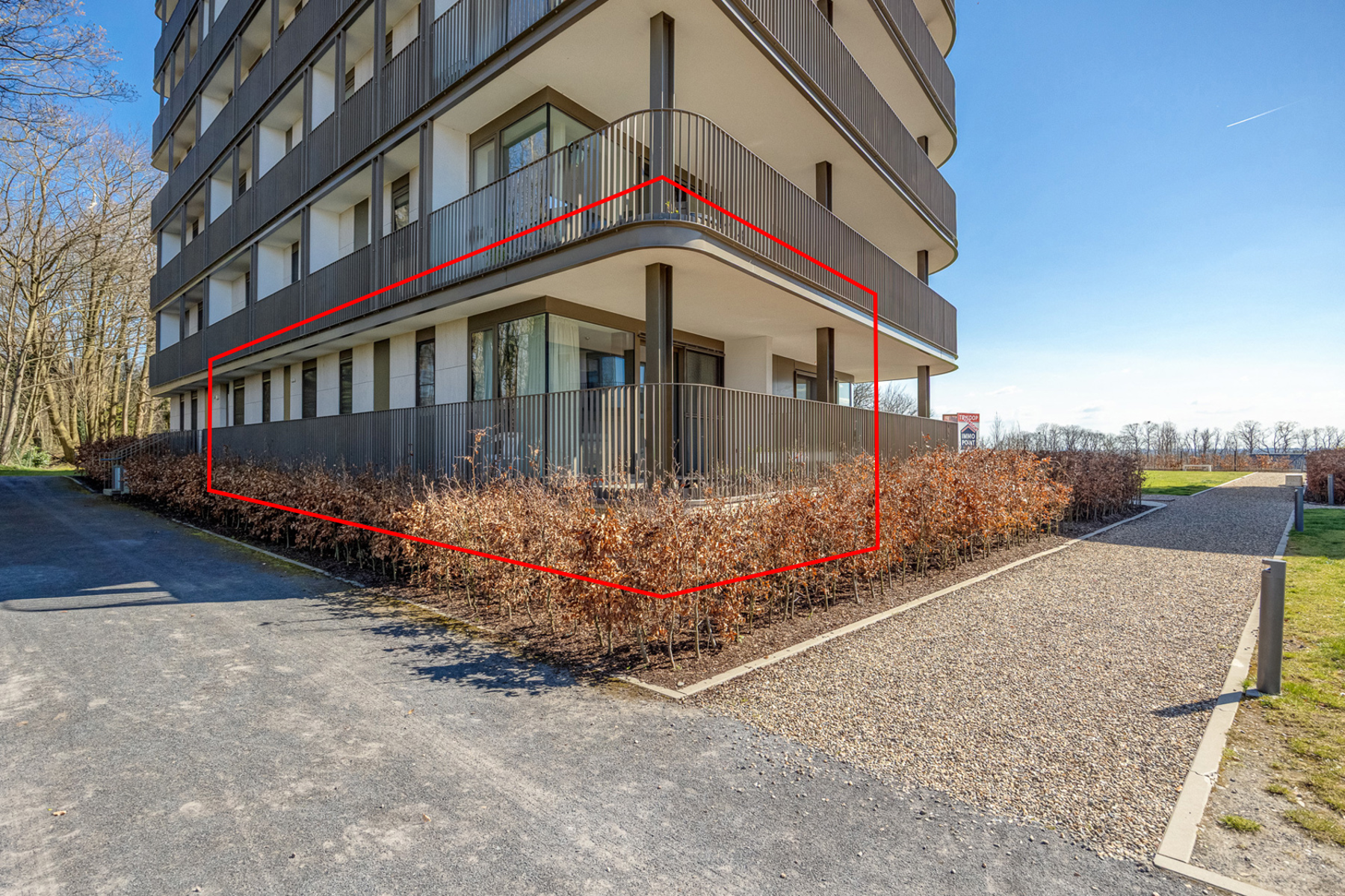 PRACHTIG RECENT GLV-APPARTEMENT MET 2 SLPK EN 20M² TERRAS - foto 3