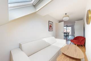 Infos et visites : 02 315 51 71Découvrez un appartement contemporain, entièrement rénové et chaleureux, idéalement situé à Schaerbeek. À proximité...