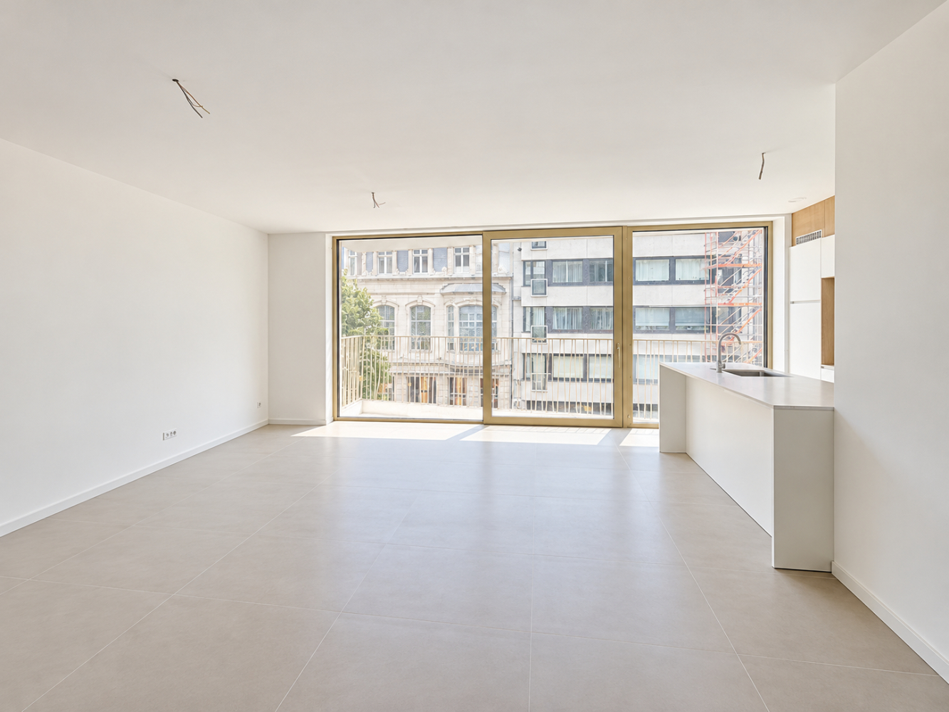 Ruim nieuwbouwappartement met 2 slaapkamers vlakbij het centrum - foto 4