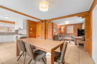 Te koop: vakantiewoning in Zutendaal, gelegen in het groene vakantiepark naast Nationaal Park Hoge Kempen. Deze vakantiewoning (bouwjaar 2005) biedt...