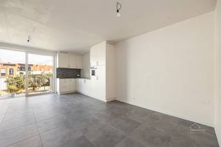 NIEUWBOUW APPARTEMENT MET RUIM TERRAS IN MORTSEL In een rustige en vlot bereikbare omgeving in Mortsel bevindt zich dit energiezuinige...