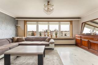 Dit ruim appartement van 95 m² ligt op wandelafstand van het Rivierenhof — het grootste park van Antwerpen. Hier combineer je rust en...