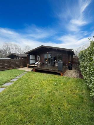 Te huur: open bebouwing in Zonnebeke, midden in de natuur en omringd door bos. Deze charmante woning aan Nonnebossen-Noord 48 biedt een unieke...