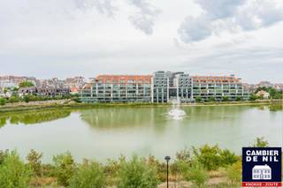 Prachtig gerenoveerd appartement met frontaal zicht op het zegemeer. Gelegen in een charmante villa residentie, op enkele stappen van het centrum,...