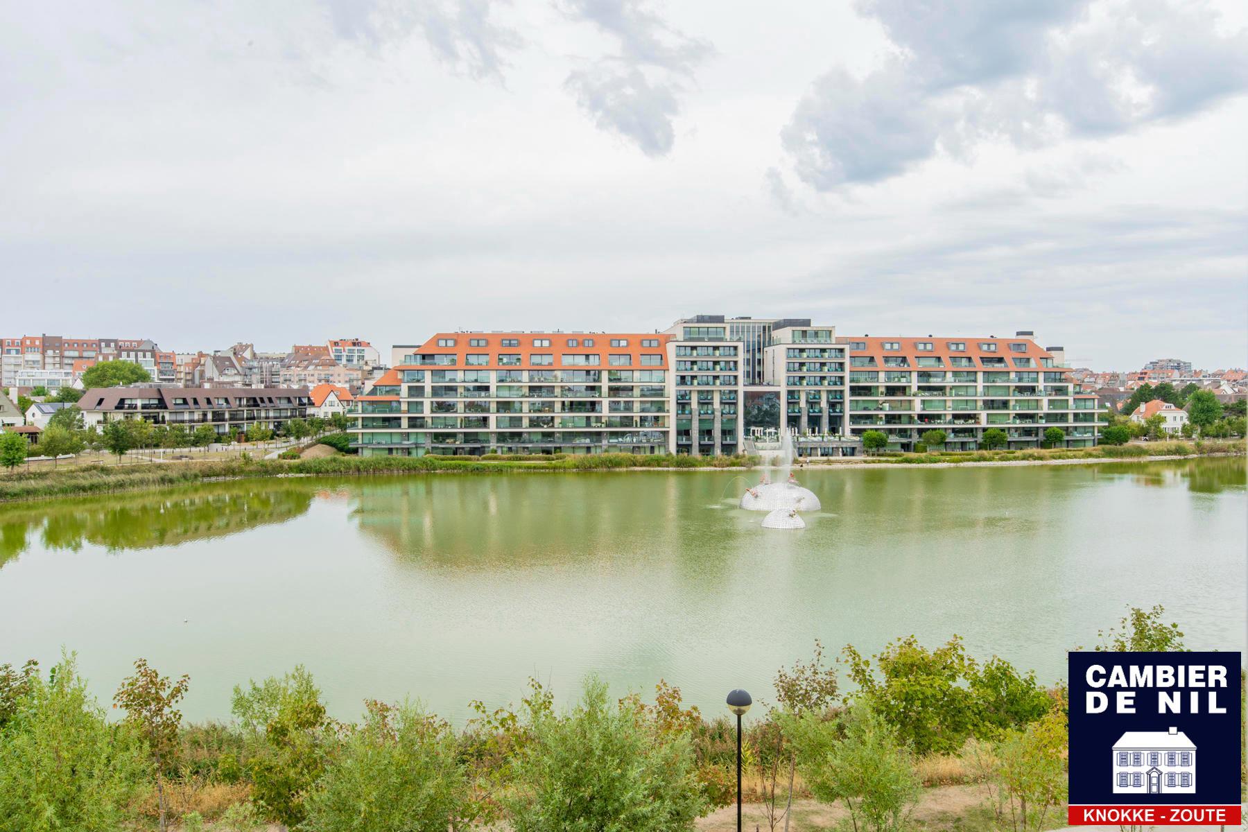 Volledig gerenoveerd appartement met frontaal meerzicht - foto 2