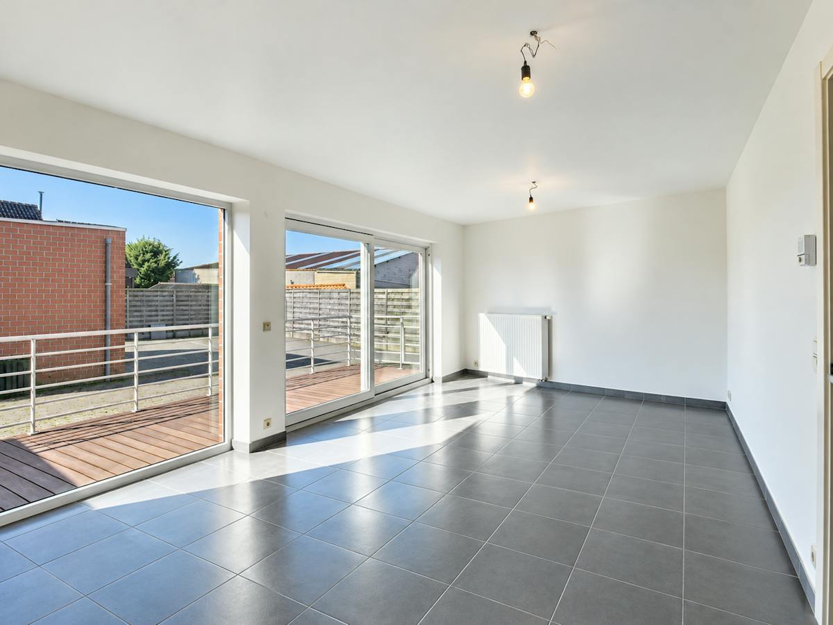 Lichtrijk en recent 2 slaapkamerappartement te huur! - foto 4