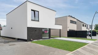 Stijlvolle en energiezuinige nieuwbouwwoning op toplocatie in MaasmechelenWelkom in deze moderne en instapklare nieuwbouwwoning, gelegen in een...