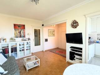 Deze instapklare studio van circa 40m² bevindt zich in een rustig en uitstekend onderhouden gebouw.U geniet van een rustige omgeving terwijl openbaar...