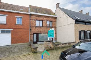 AlgemeenWelkom in deze polyvalente eigendom gelegen in de Lichterveldsestraat te Koolskamp. De eigendom omvat een te renoveren woning, magazijn van...