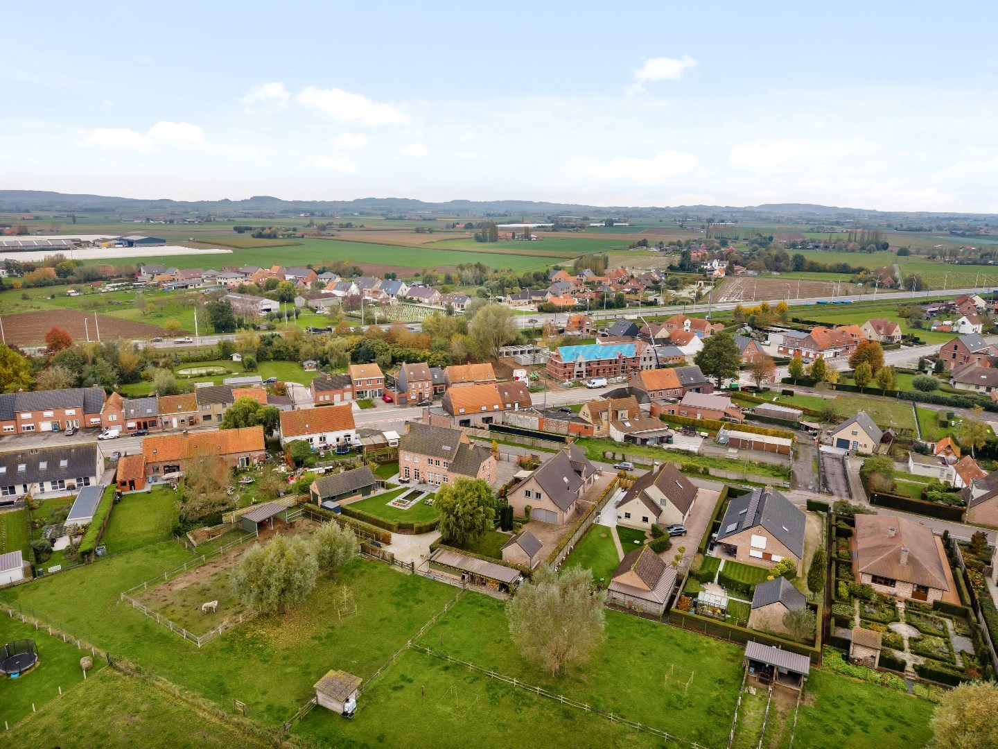 ALLEENSTAANDE VILLA MET 5/6 SLAAPKAMERS, DUBBELE GARAGE EN TUIN - foto 3