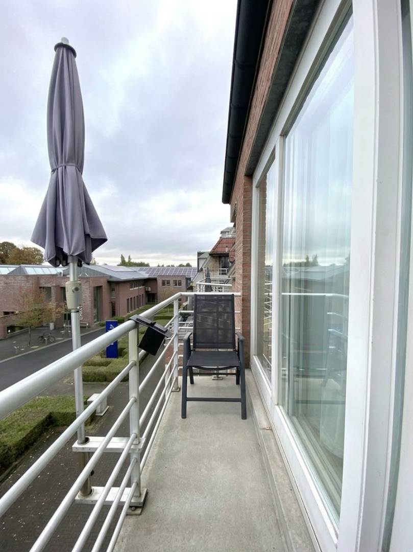 APPARTEMENT MET 1 SLAAPKAMER | TERRAS EN GARAGEBOX - foto 3
