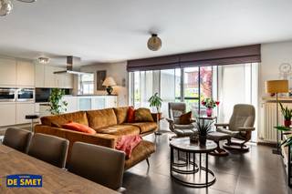 Via het zoekertje op onze website (https://www.vastgoeddesmet.be/appartement-te-koop-in-aartselaar/7640208) kan u terecht voor een virtueel bezoek...