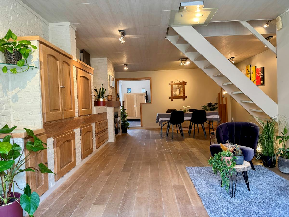 Gezinswoning met perceel van 1821m² en dubbele garage - foto 4