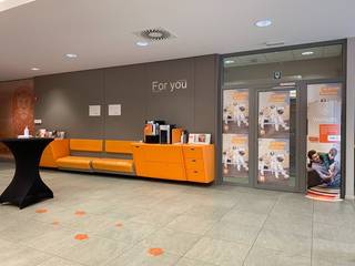 762m² Gelijkvloerse kantoorruimte aan de kleine ring30m gevelbreedte - 23m etalage4 Parkeerplaatsen in ondergrondse parkeergarageDe ruimte kan...