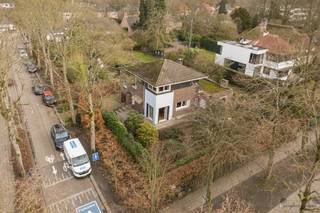 Unique opportunity in the heart of Brasschaat character villa with double house structure on beautiful plot of 2,080 m²In one of the most...