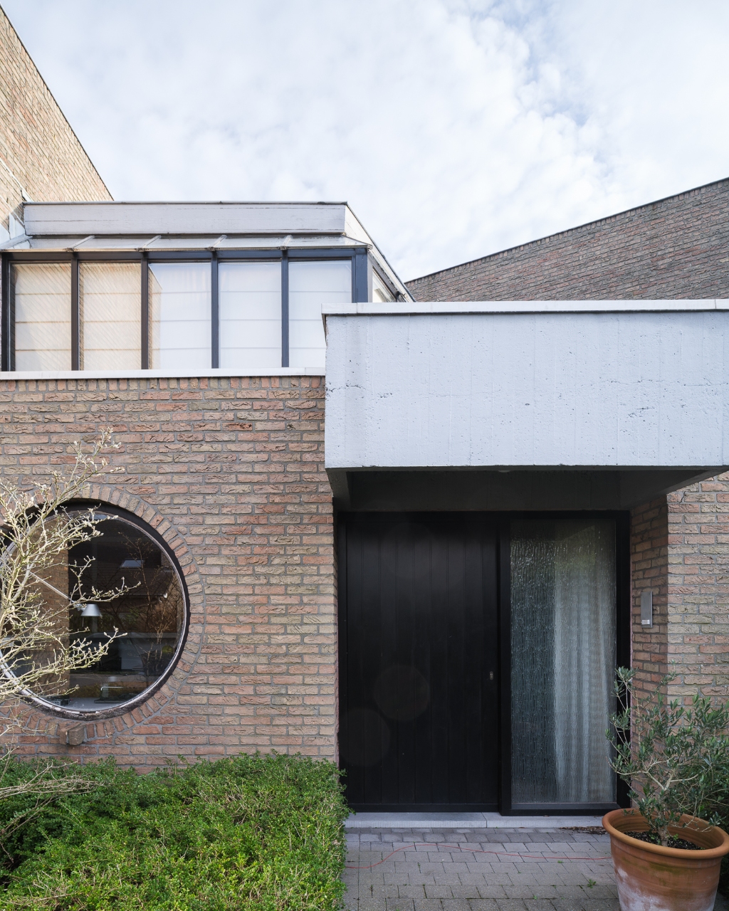 Brutalistische woning ‘Haerick’, gebouwd in 1976 naar ontwerp van architecten Xavier De Wulf en Johan De Vos. - foto 4