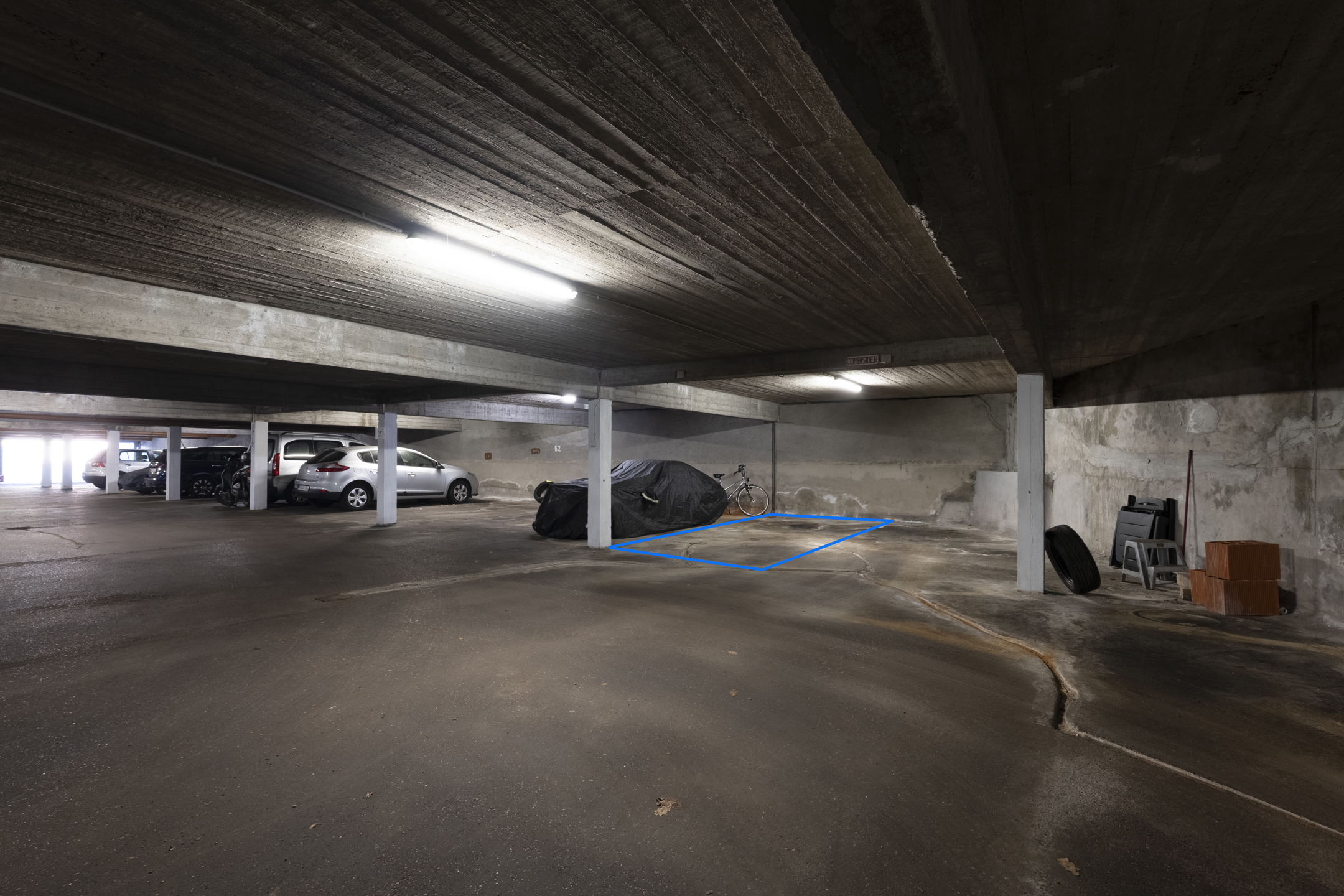 TE KOOP: In residentie "Hoge Locht" - autostaanplaats - foto 2