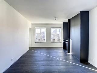 Het te huur aangeboden appartement is ideaal gelegen op de Pastoor Campensstraat in Merksem, vlakbij allerlei nodige faciliteiten zoals...