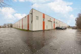 - Hal 19 : 1.170m²- inpandig bureel met ramen naar buiten toe- een labo- gemeenschappelijke toiletten- terrein is 24/24 bereikbaar- vloerverwarming...