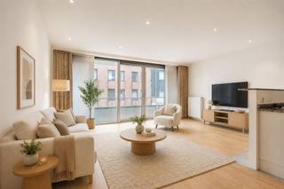<p><span>Dit lichtrijke en instapklare </span><span>appartement </span><span>staat te koop in de Heistraat </span><span>pal in het centrum van Wilrijk</span><span> aan de Bist. Op wandelafstand vind je alle winkels, horeca, openbaar vervoer,... ideaal als je centraal wil wonen met alles binnen handbereik!</span></p><p><span> </span></p><p><span>Het appartement is gelegen in een </span><span>gebouw van 2010</span><span> en heeft een oppervlakte van zo'n 80m². Het appartement beschikt over </span><span>twee slaapkamers</span><span> en heeft nog </span><span>twee terrassen van in totaal 22m².</span></p><p><span> </span></p><p><span>* sommige foto's zijn gestaged via IA</span></p><p><span> </span></p><p><span>Indeling</span></p><p><span>- inkomhal</span></p><p><span>- aparte toilet</span></p><p><span>- lichtrijke woonkamer en eetkamer</span></p><p><span>- terras 1 (6m²)</span></p><p><span>- open geïnstalleerde keuken</span></p><p><span>- berging met aansluiting voor wasmachine/droogkast</span></p><p><span>- slaapkamer 1 (11m²)</span></p><p><span>- terras 2 (16m²)</span></p><p><span>- slaapkamer 2 (8m²)</span></p><p><span>- badkamer met ligbad, douche en lavabo</span></p><p><span> </span></p><p><span>Algemeen gebouw</span></p><p><span>- goed onderhouden gebouw (2010)</span></p><p><span>- individuele nutsvoorzieningen</span></p><p><span>- maandelijkse provisie 142 euro (syndicus, blokpolis, onderhoud gemene delen)</span></p><p><span>- gemeenschappelijke fietsenberging</span></p><p><span> </span></p><p><span>Troeven</span></p><p><span>- top ligging in centrum Wilrijk</span></p><p><span>- veel lichtinval</span></p><p><span>- conforme elektriciteit</span></p><p><span>- CV-ketel op gas (2020)</span></p><p><span>- gunstig EPC label A</span></p><p><span> </span></p><p><span>Ben jij geïnteresseerd in dit instapklare appartement te koop in centrum Wilrijk, ben je op zoek naar ander vastgoed of wens je de waarde van jouw eigendom te kennen? Dan ben je bij BOLT immo aan het juiste adres! Wij helpen jou graag verder.</span><span> </span></p>