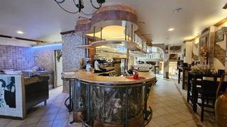 Instapklare horecazaak op toplocatie in hartje Genk centrum.Altijd al gedroomd van een eigen horecazaak of denkt u aan expansie?Dit...